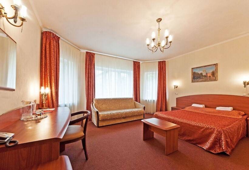 חדר סטודיו סטנדרד, Natali