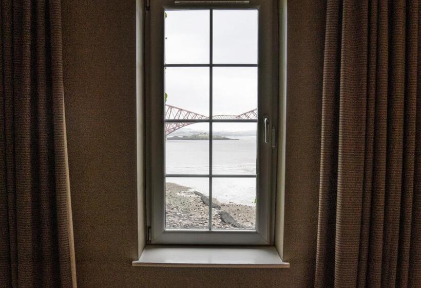 חדר אקזקיוטיב נוף לים, Orocco Pier