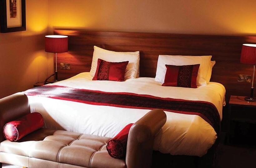 חדר אקזקיוטיב משפחתי, Orocco Pier