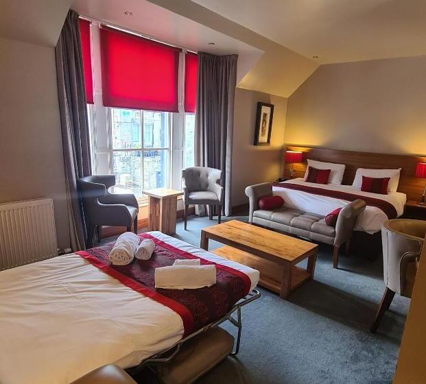 חדר אקזקיוטיב משפחתי, Orocco Pier