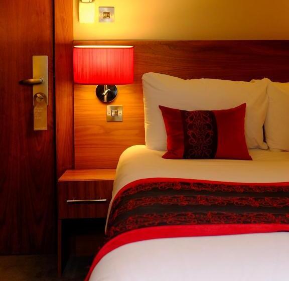 חדר בסיסי, Orocco Pier