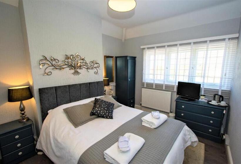 غرفة قياسية, The Horseshoe And Castle