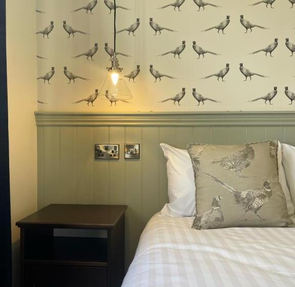 غرفة قياسية سرير كينج, The Horseshoe And Castle