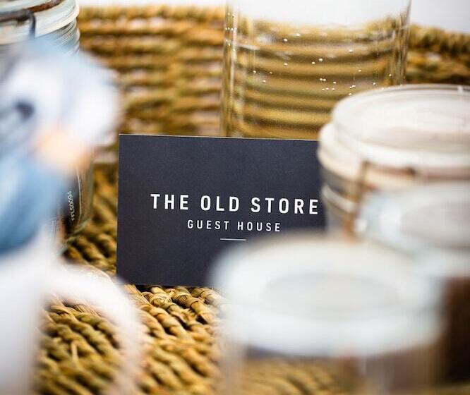 اتاق استاندارد یک نفره, The Old Store Guest House