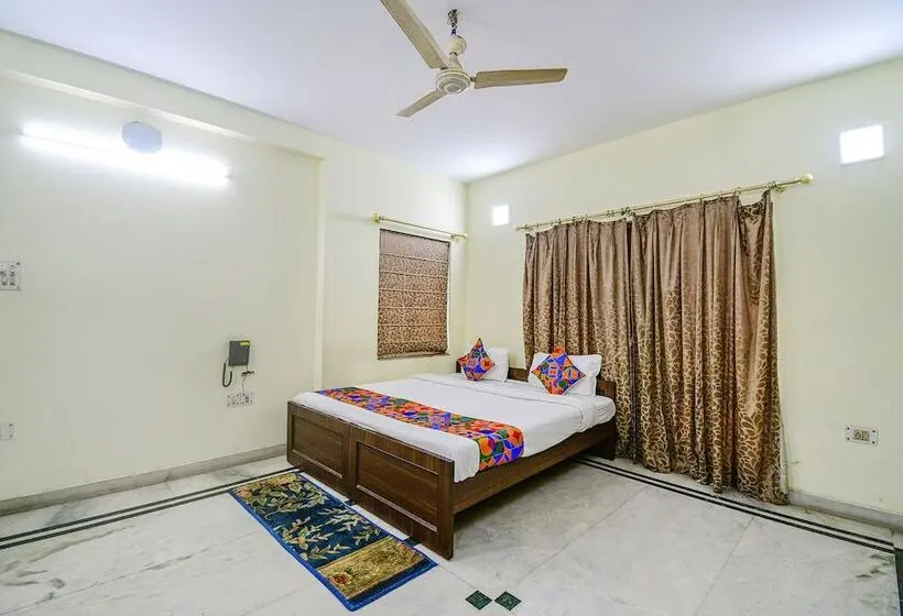 Quarto deluxe, Fabexpress Ullash Residency