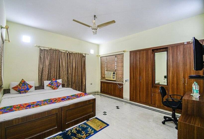 Quarto Deluxe, Fabexpress Ullash Residency