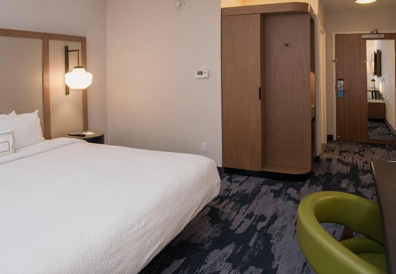 带大床的标准间, Fairfield Inn & Suites By Marriott Athens
