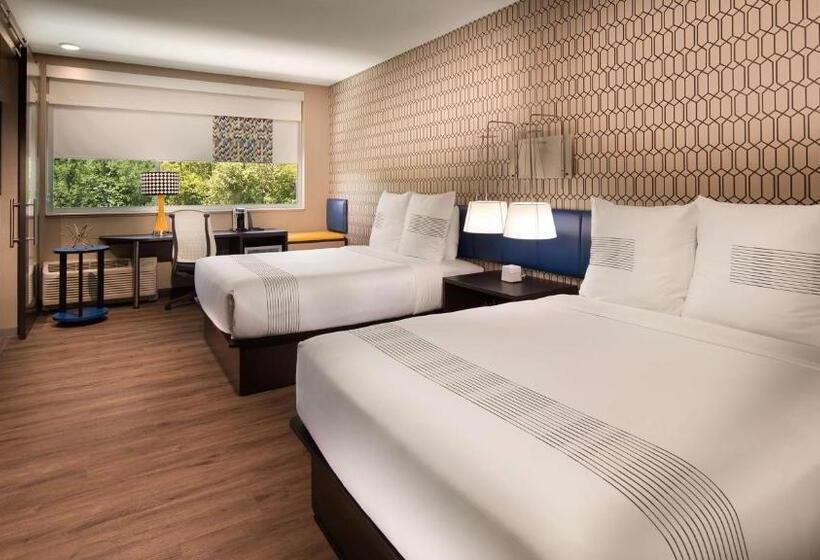 스탠다드 룸, Glo Hotel Asheville Blue Ridge Parkway