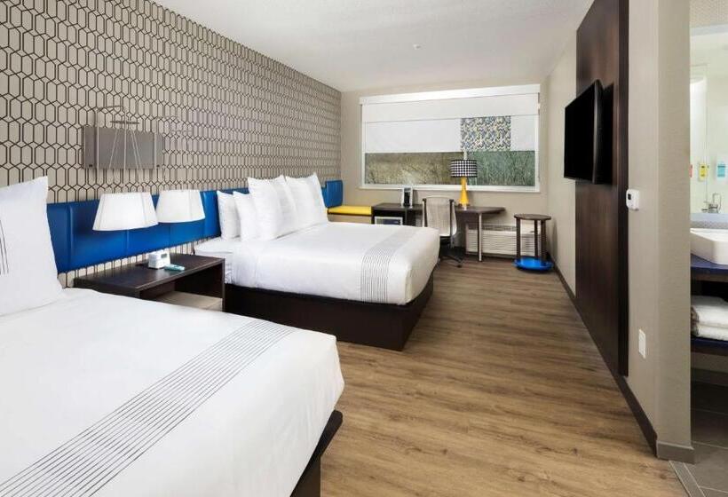 장애인을 위한 스탠다드 룸, Glo Hotel Asheville Blue Ridge Parkway