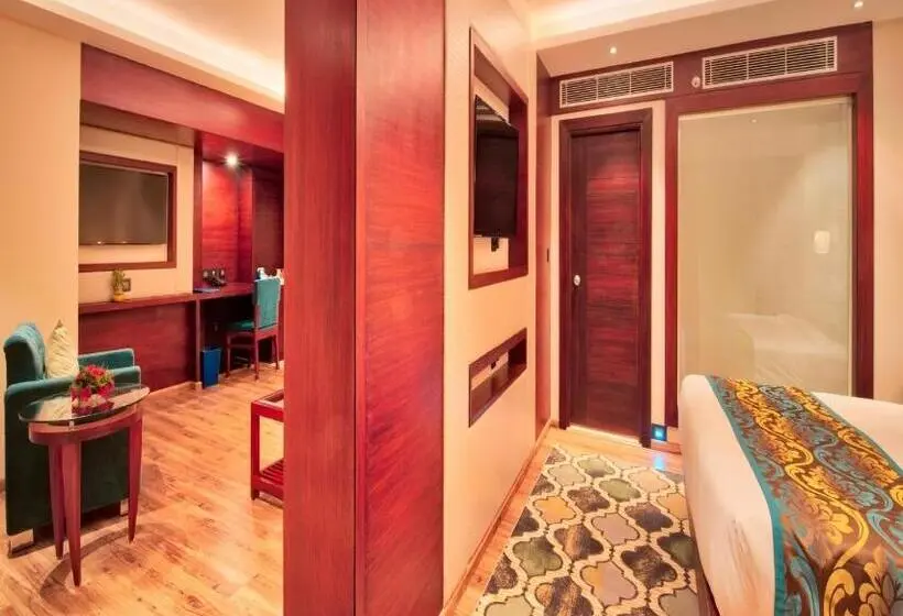 スイート, Golden Tulip Essential Jaipur