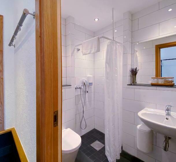 标准三人间, Grand Your Home With Common Kitchens With Self Check In