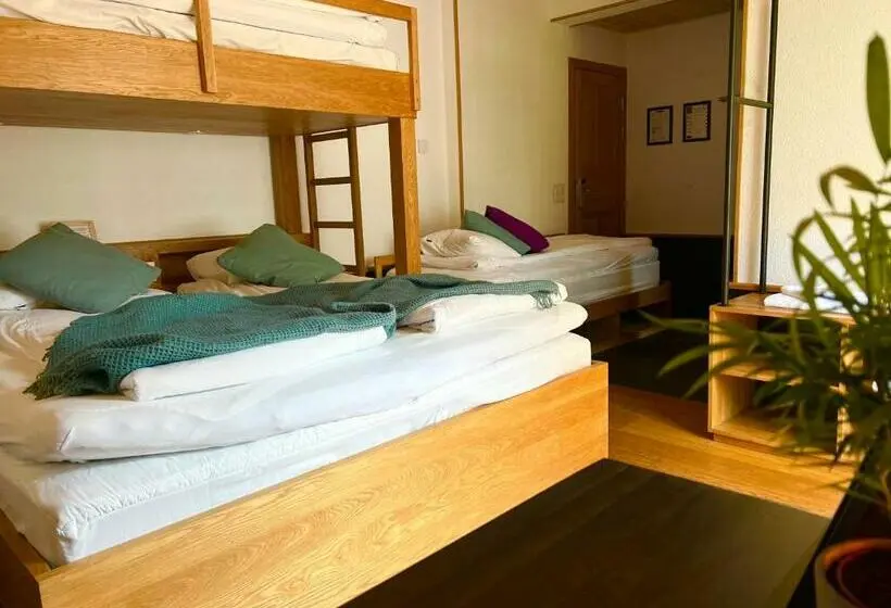 スタンダード４人部屋, Grand Your Home With Common Kitchens With Self Check In