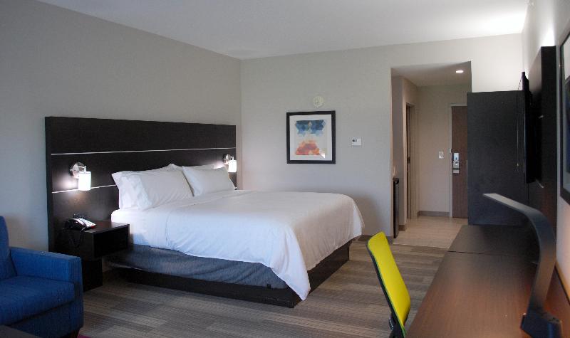 חדר סטנדרט מותאם לאדם עם מוגבלויות, Holiday Inn Express & Suites White Hall, An Ihg