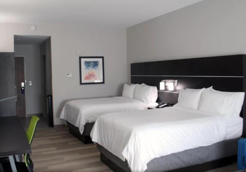 جناح لذوى الاحتياجات الخاصة, Holiday Inn Express & Suites White Hall, An Ihg