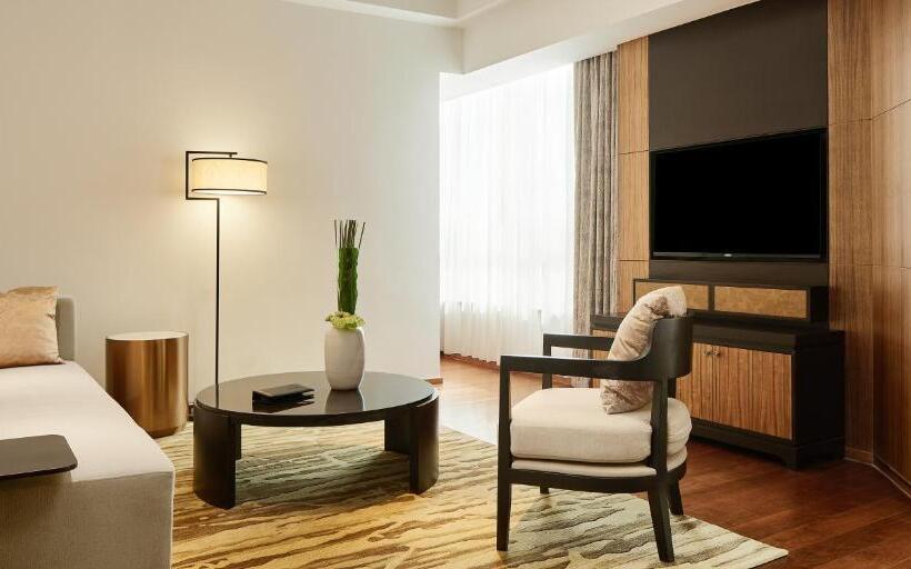 高级客房, Hualuxe Ningbo Harbor City, An Ihg