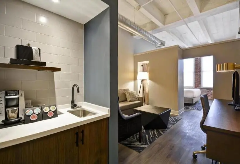 キングサイズベッドのスイートルーム, Indigo Kansas City   The Crossroads, An Ihg