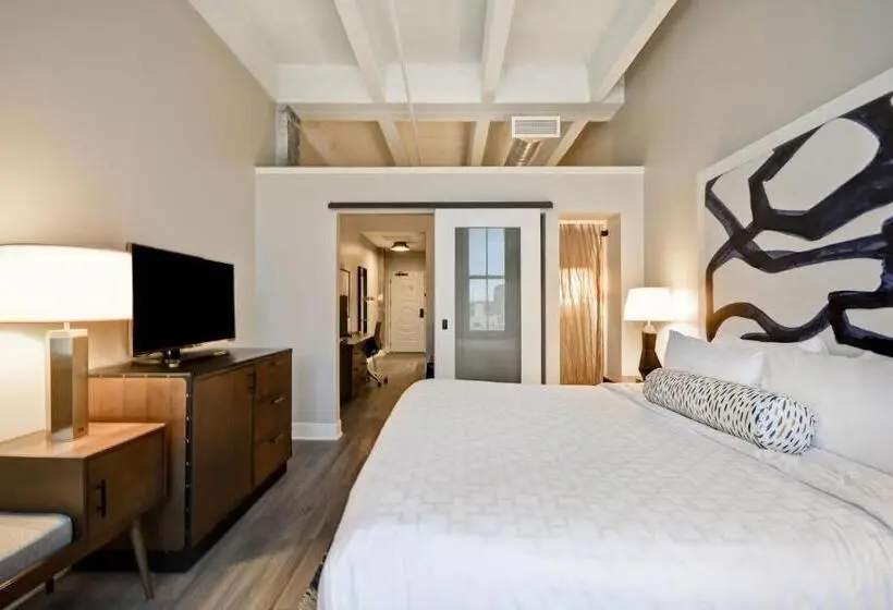 キングサイズベッドのスイートルーム, Indigo Kansas City   The Crossroads, An Ihg