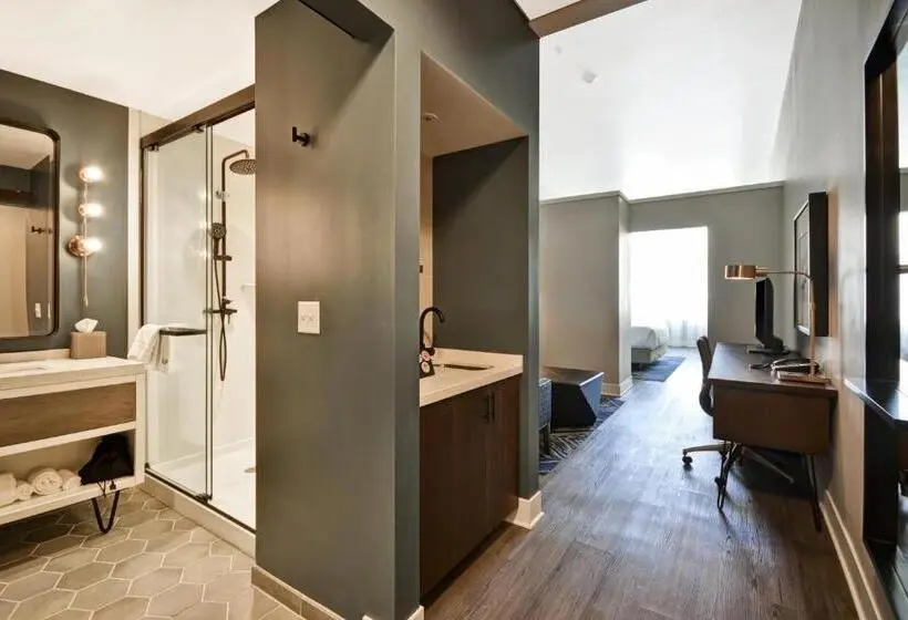 キングサイズベッドのスイートルーム, Indigo Kansas City   The Crossroads, An Ihg