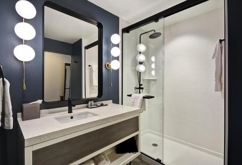 غرفة قياسية لذوى الاحتياجات الخاصة, Indigo Kansas City   The Crossroads, An Ihg