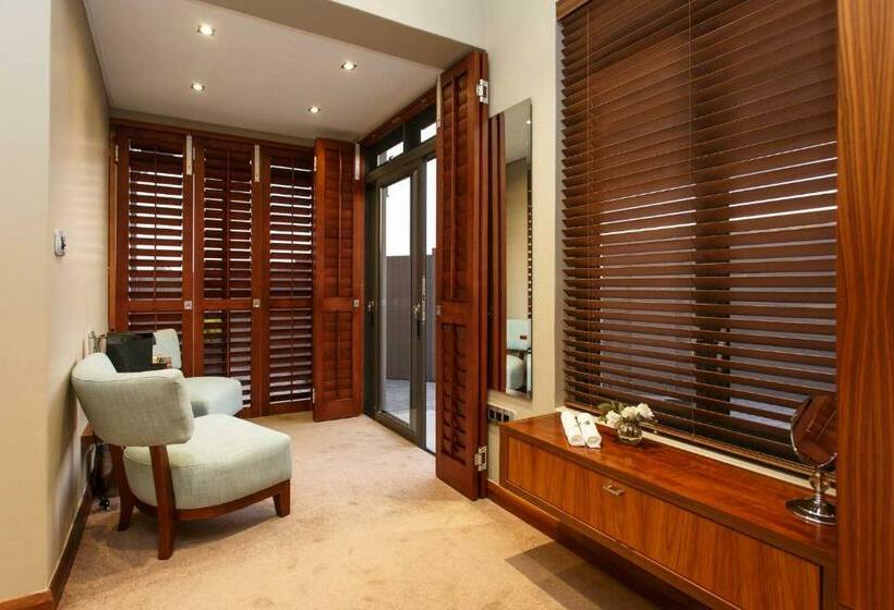 Deluxe Suite King Bed, Sonas Boutique