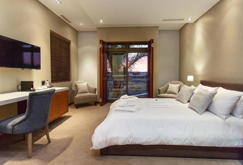 سوییت لوکس, Sonas Boutique