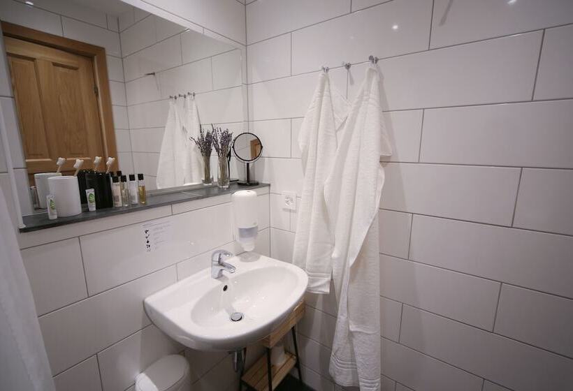 四人标准间, Grand Your Home With Common Kitchens With Self Check In