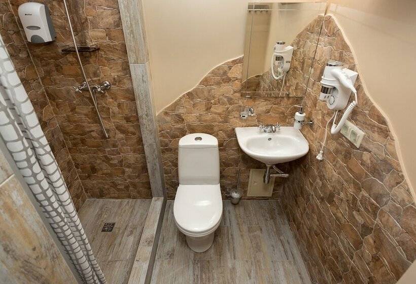 Семейный Номер, 3 Gnoma