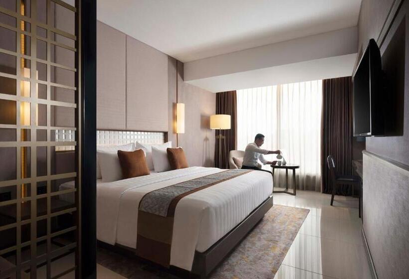 Номер Deluxe Кровать Кинг, Gramm Hotel By Ambarrukmo Formerly Grand Ambarrukmo Yogyakarta