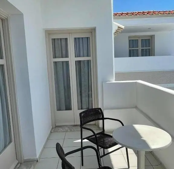 Chambre Triple Standard Vue Jardin, Coralli Beach