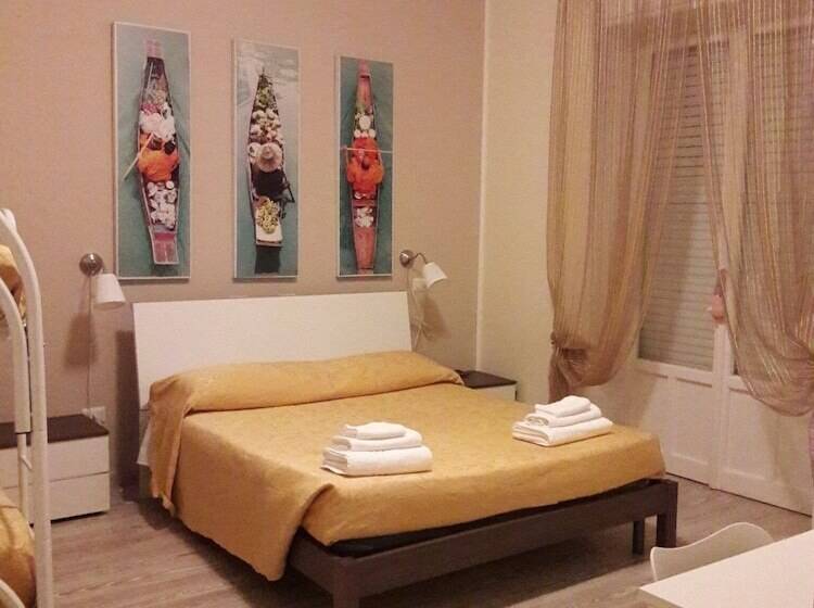اتاق استاندارد چهار تخته, 4rooms B&b Salerno
