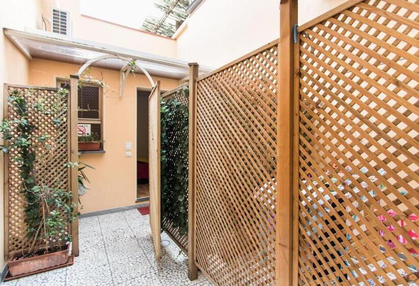 اتاق اکونومی, Casa Arsella