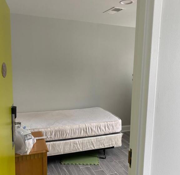 标准单人间共用浴室, Dc International Hostel 1