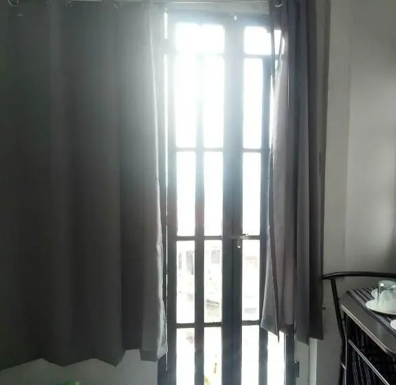 استودیو استاندارد با چشمانداز, De Hagan Transient Baguio City