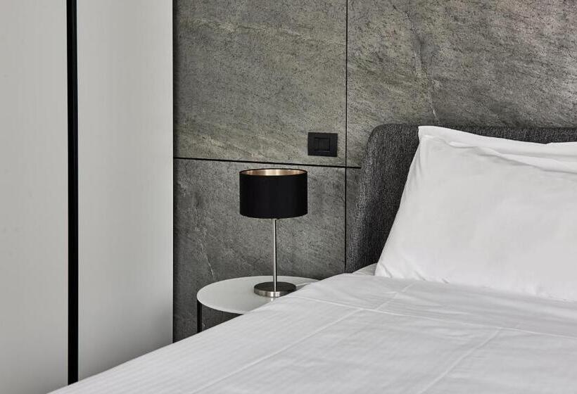 Studio Standard, La Perla By Sedar