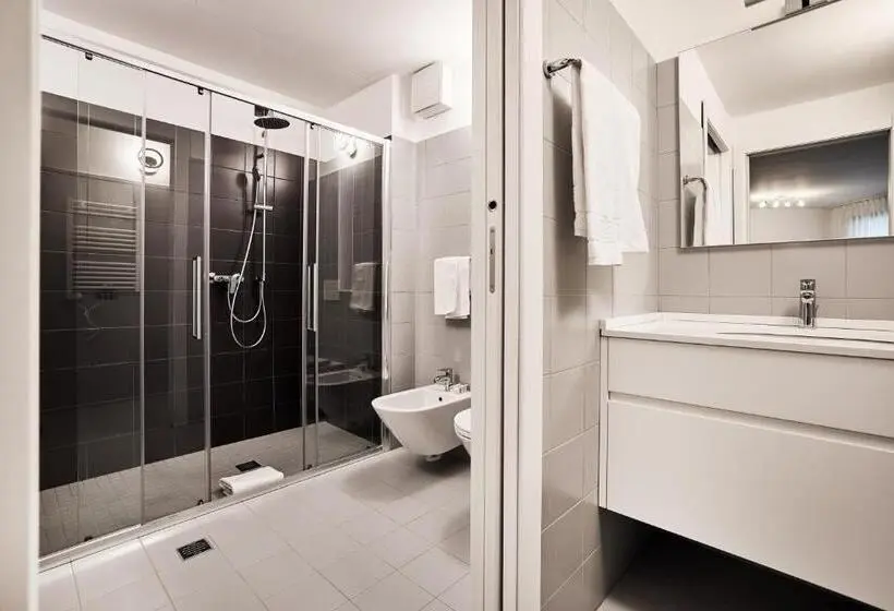 استودیوی استاندارد, La Perla By Sedar