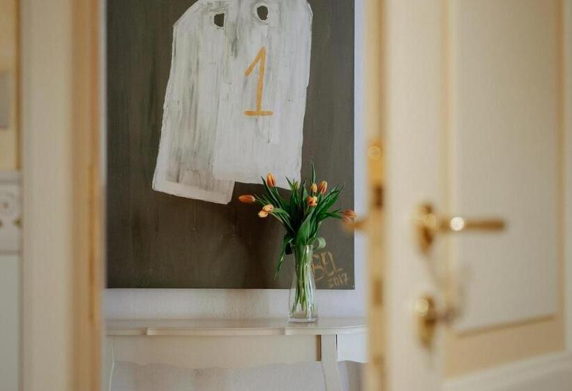 اتاق خانوادگی, Quarenghi 16