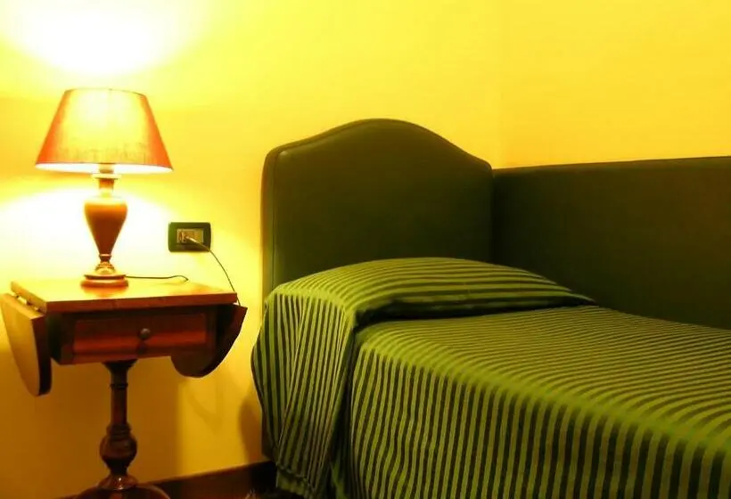 اتاق استاندارد یک نفره, Relax Style House Central Rooms
