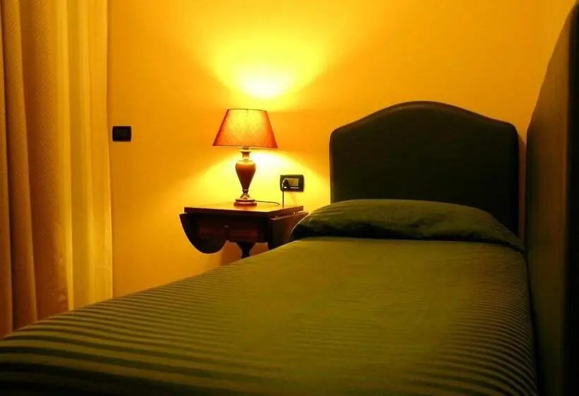 اتاق استاندارد یک نفره, Relax Style House Central Rooms