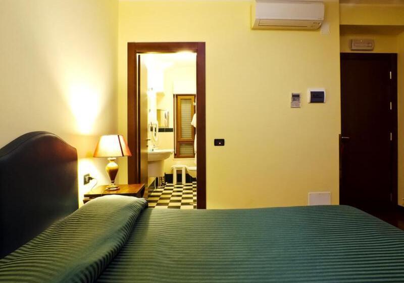 اتاق استاندارد با بالکن, Relax Style House Central Rooms