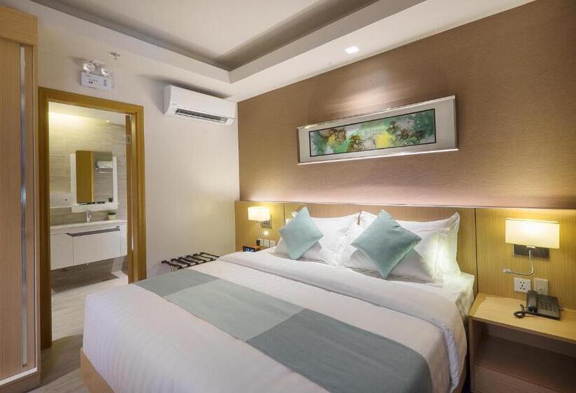 سوئیت با بالکن, Watergate Boutique