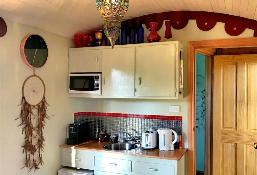 ロマンチックな部屋, Belmont Homestead