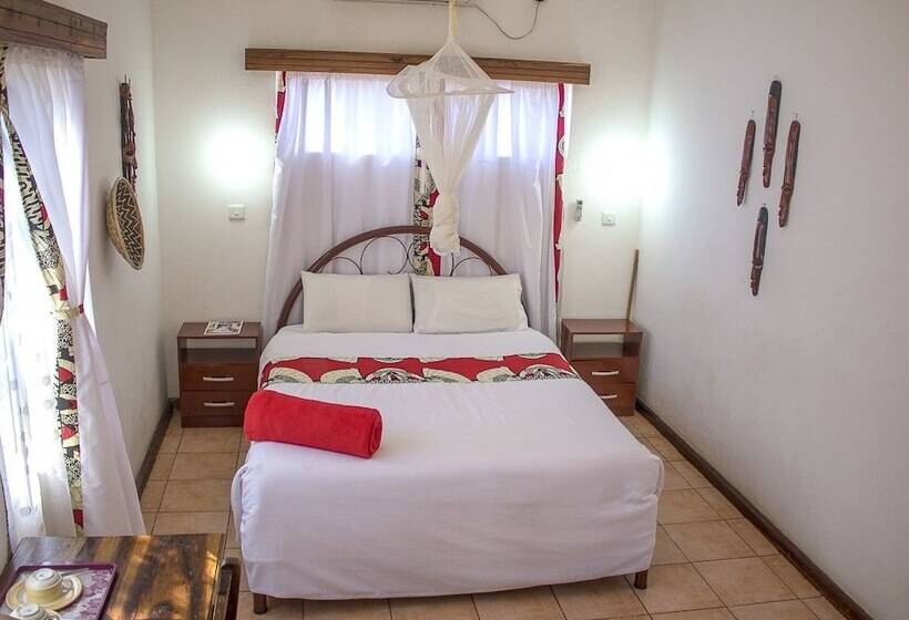 اتاق استاندارد با چشمانداز استخر, Chanters Lodge