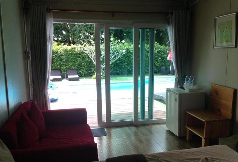 اتاق استاندارد, Check In And Chill Out