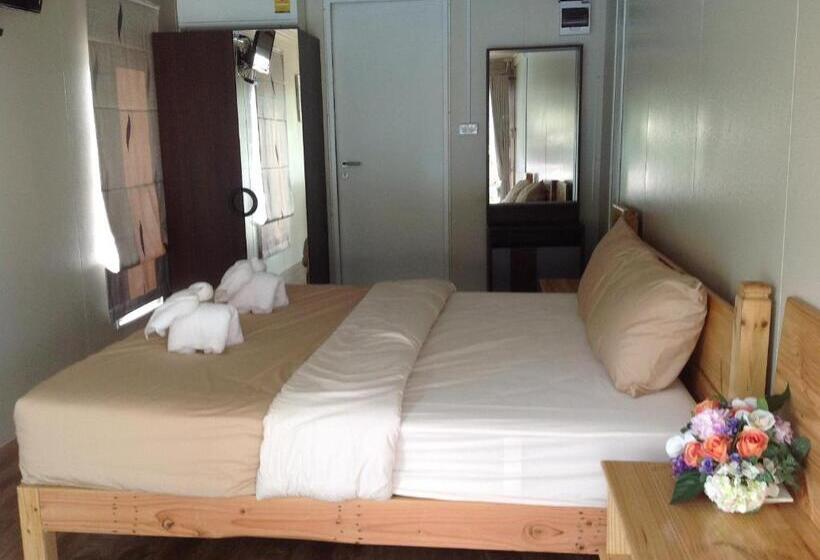 اتاق استاندارد, Check In And Chill Out