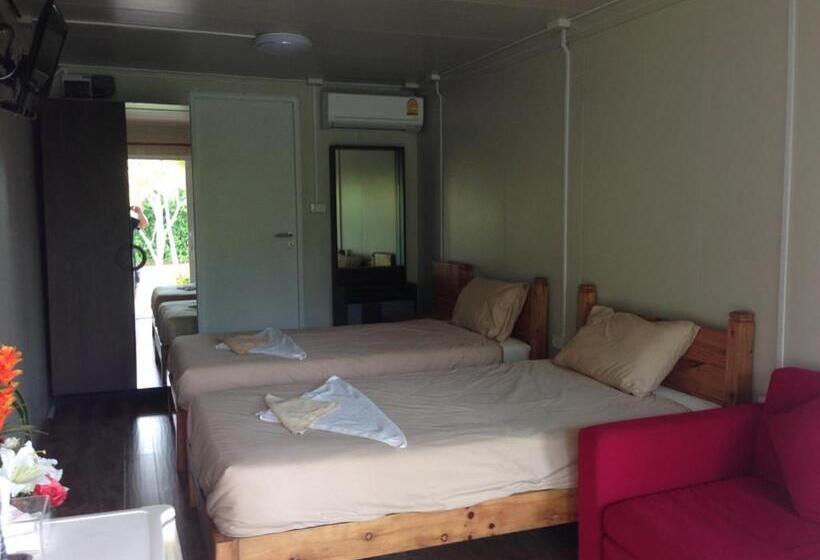 اتاق استاندارد, Check In And Chill Out