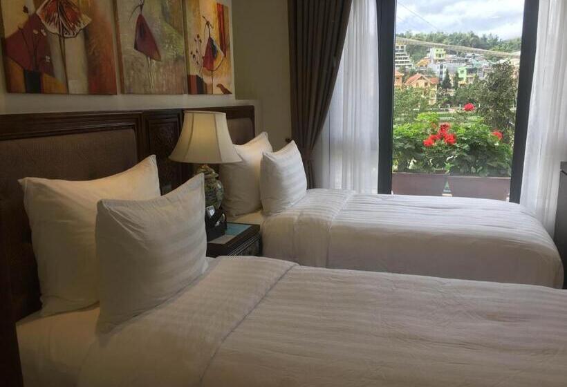 اتاق لوکس با چشم‌انداز دریاچه, Paris Boutique Hotel Sapa