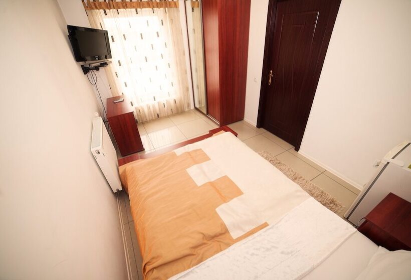 חדר מוזל מקלחת משותפת, Jam Hotel Truskavets