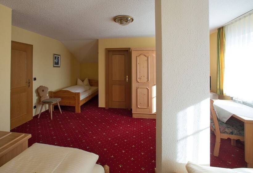 标准间, Bauer Garni