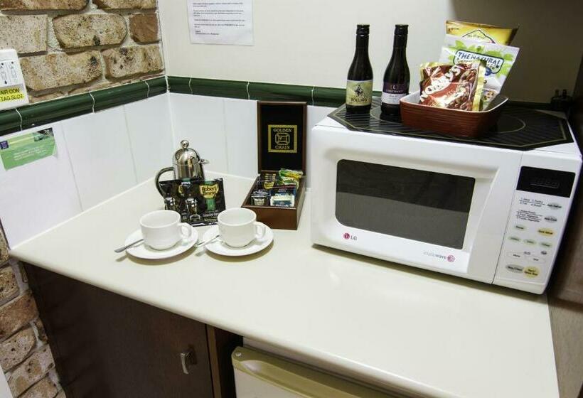 اتاق استاندارد برای معلولان, Endeavour Court Motor Inn