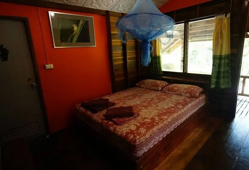 スタンダードバンガロー, Pasai Beach Lodge